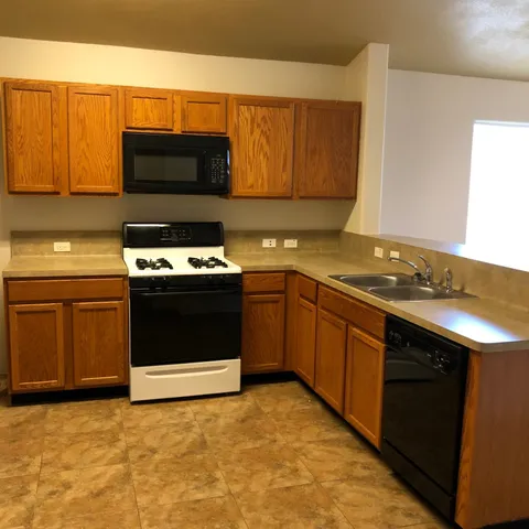 $1,750 | 19023 Yaupon Pass Drive, Cypress, TX 77433