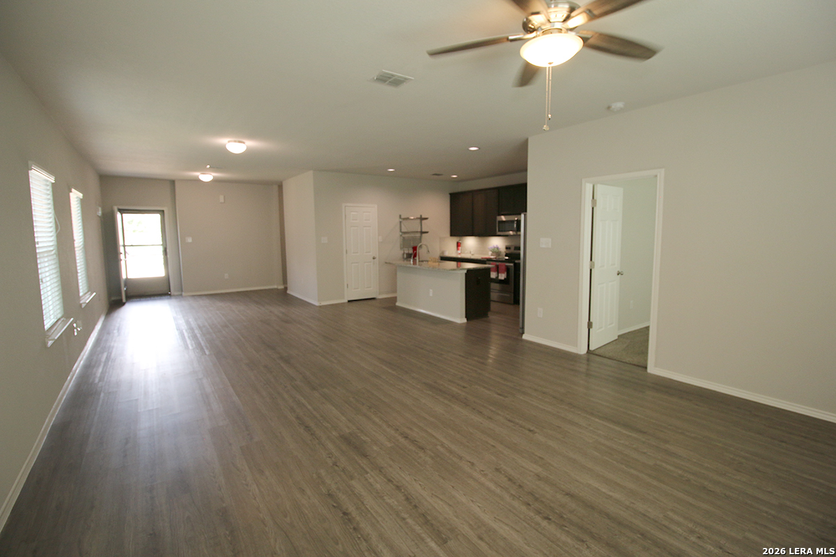 2446 Keyhole View Converse, TX 78109 - Photo 12 of 30