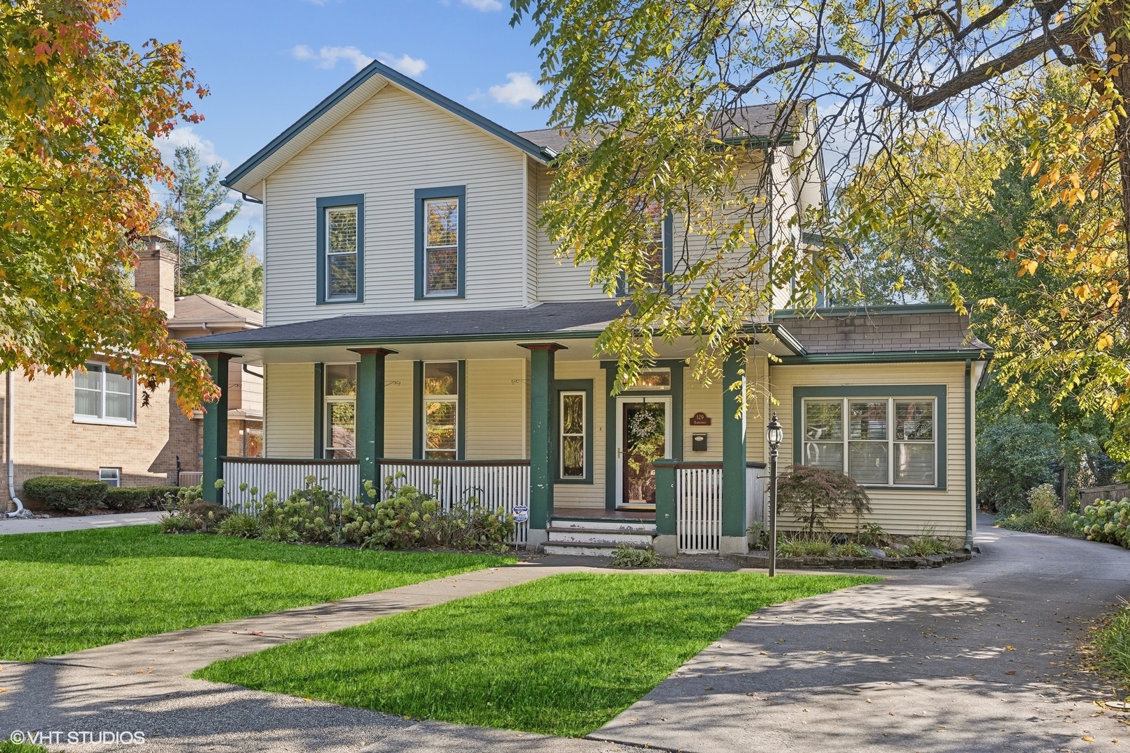 129 Barrypoint Road Riverside, IL 60546 - Photo 1 of 39 a front view of house with yard and green space