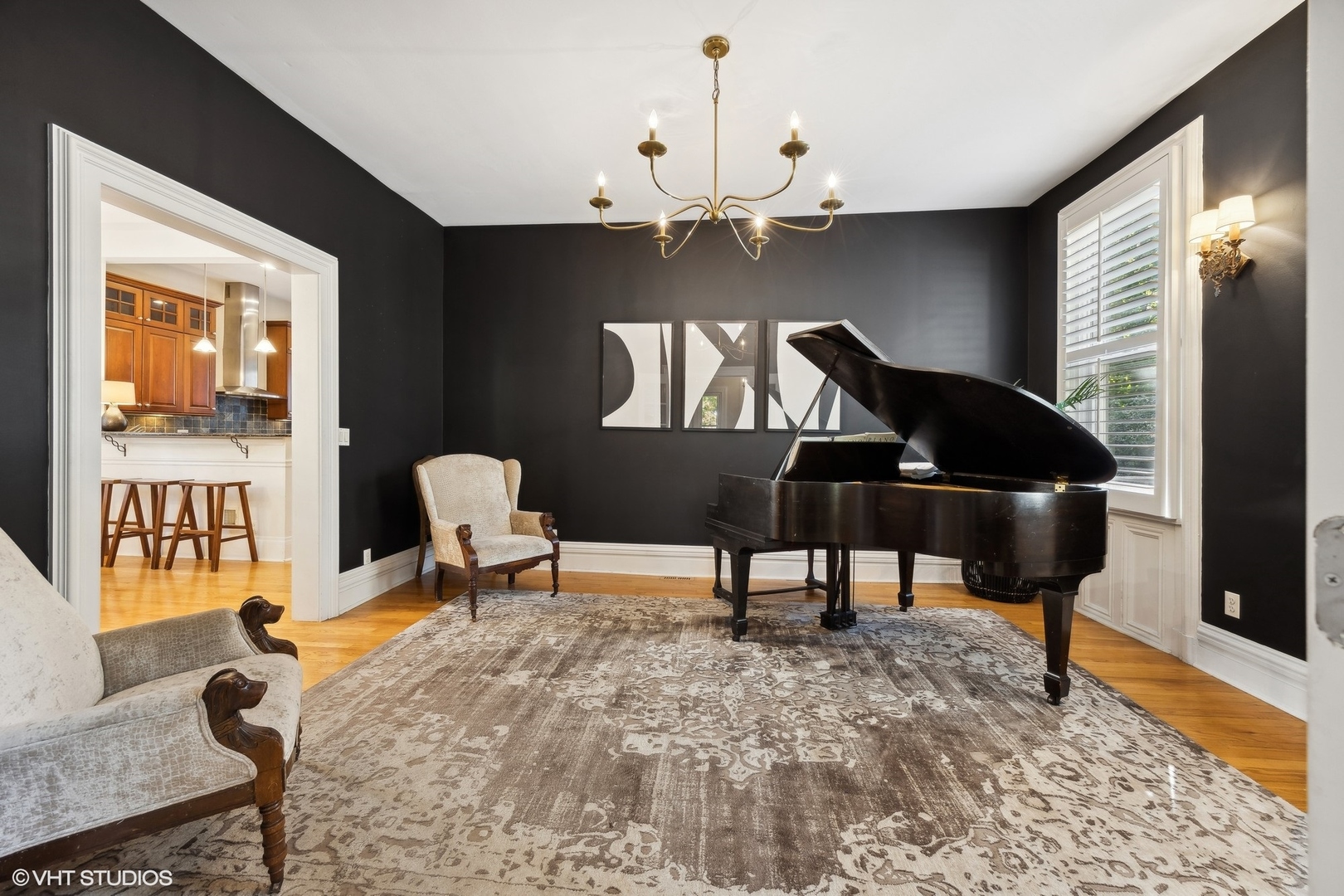 129 Barrypoint Road Riverside, IL 60546 - Photo 5 of 39 a living room with furniture and wooden floor
