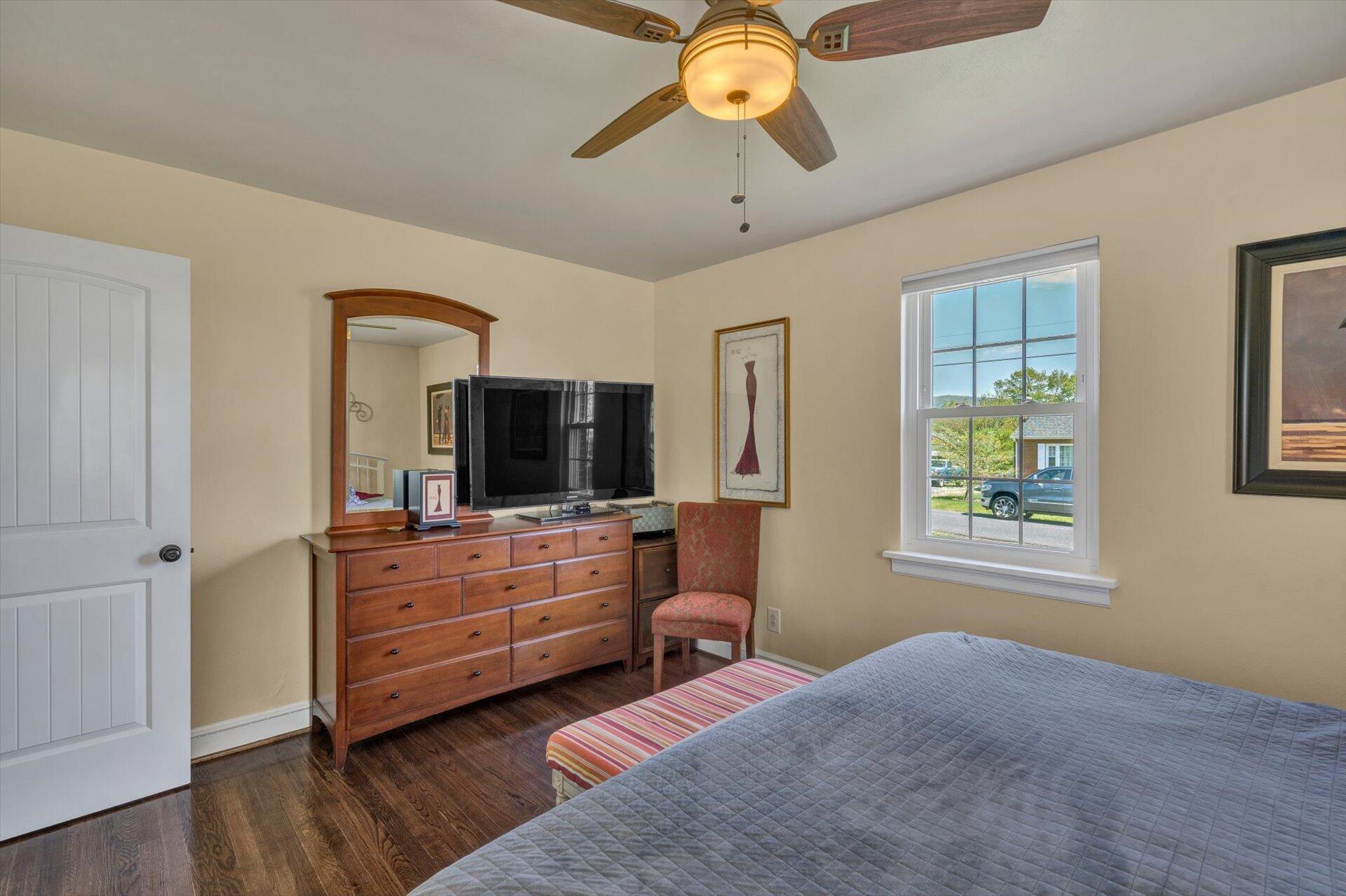 233 Knoll Road Roanoke, VA 24019 - Photo 17 of 32 17-042020230089