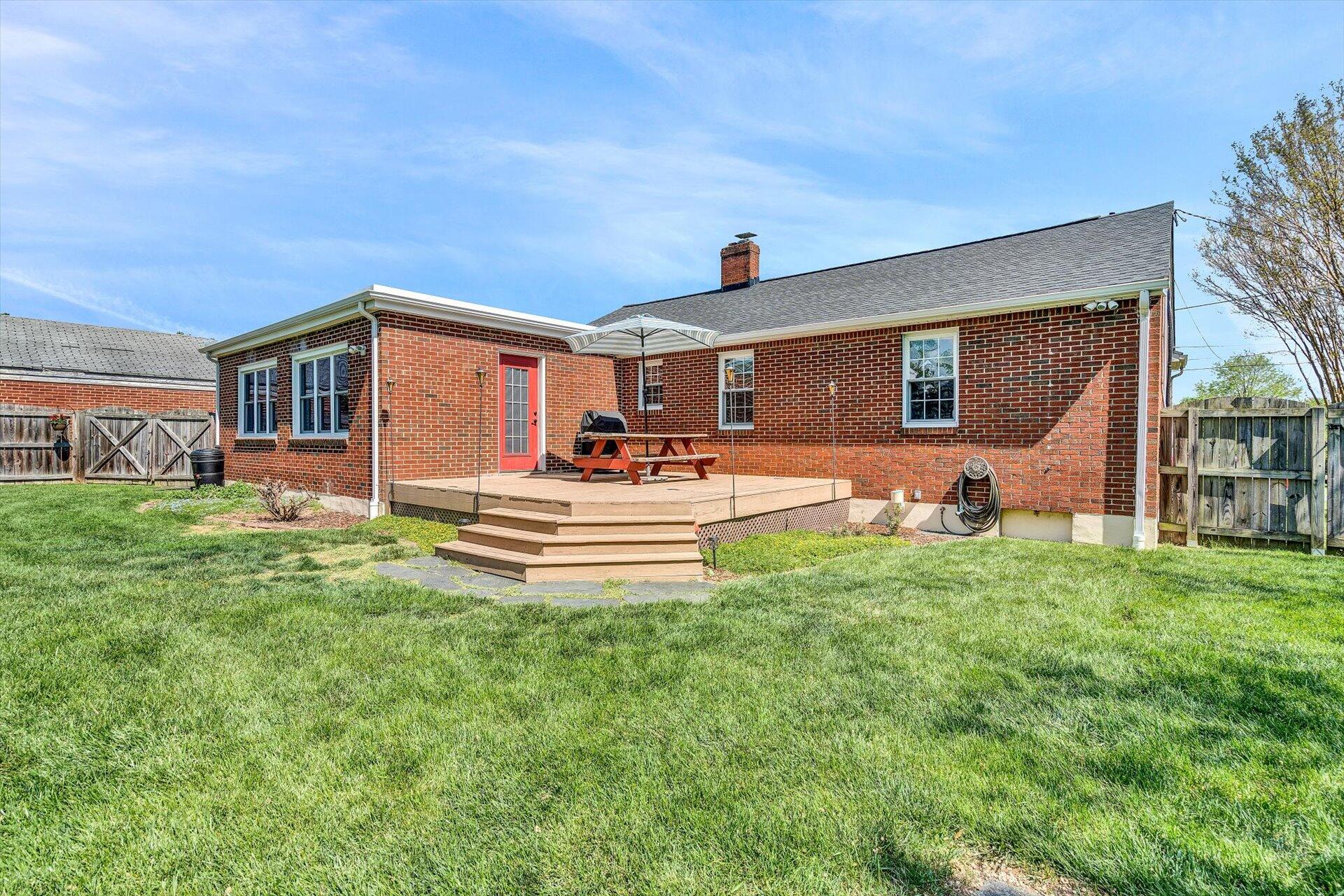 233 Knoll Road Roanoke, VA 24019 - Photo 24 of 32 24-042020230097