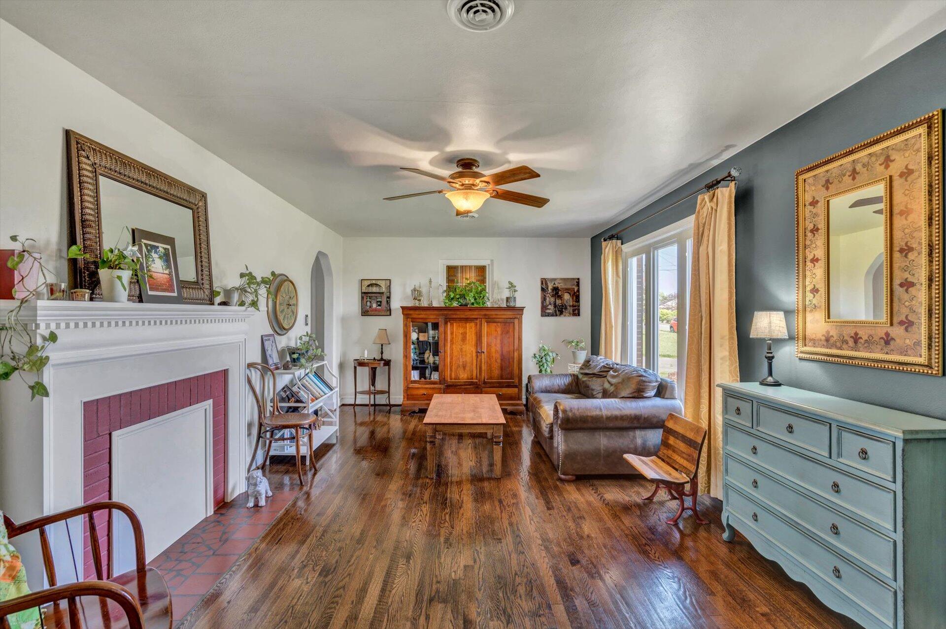 233 Knoll Road Roanoke, VA 24019 - Photo 5 of 32 05-042020230078
