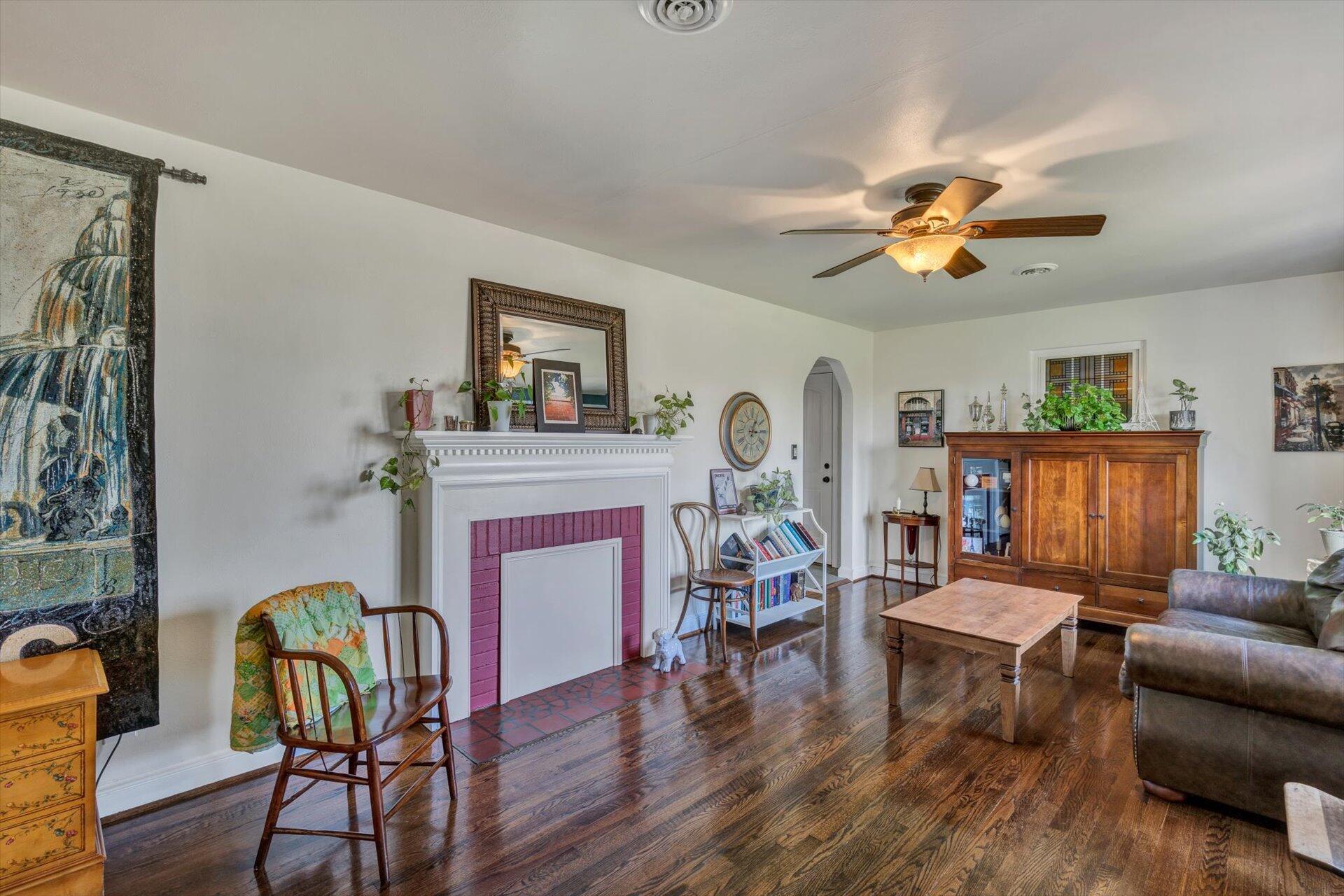 233 Knoll Road Roanoke, VA 24019 - Photo 7 of 32 07-042020230079
