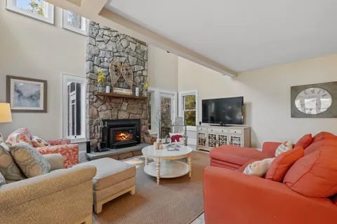 $1,995,000 | 14 Island View Drive, Moultonborough, NH 03254