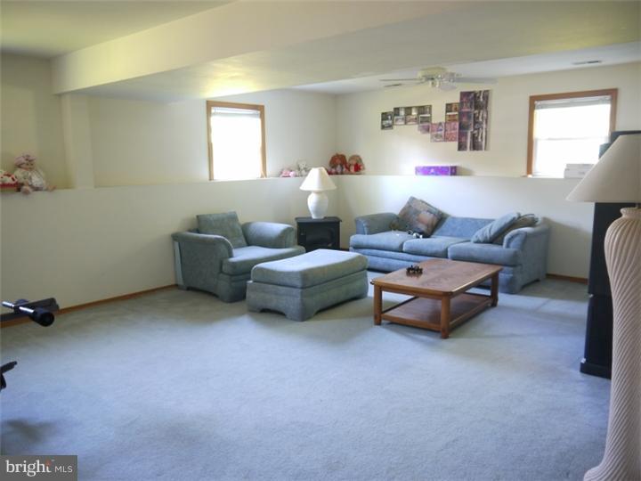 902 Lincoln Road Mullica Hill, NJ 08062 - Photo 14 of 21 Family Room