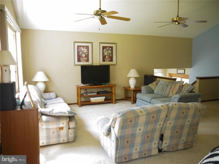 902 Lincoln Road Mullica Hill, NJ 08062 - Photo 3 of 21 Living Room