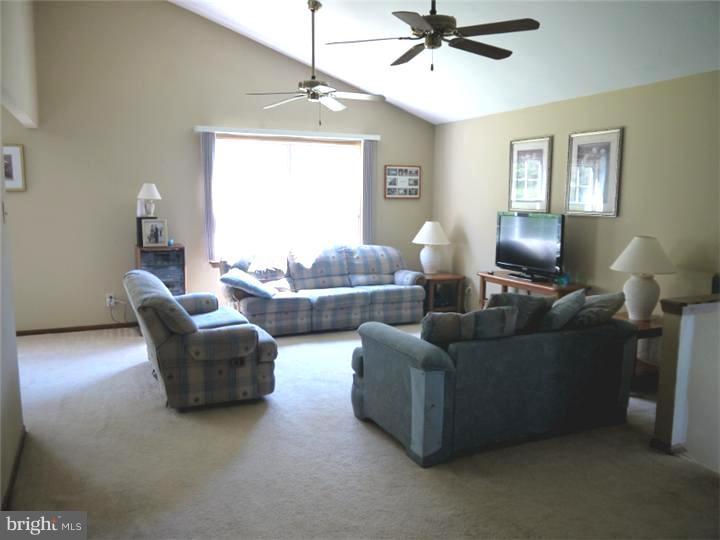 902 Lincoln Road Mullica Hill, NJ 08062 - Photo 4 of 21 Living Room