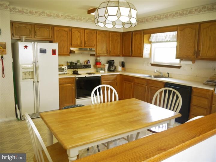 902 Lincoln Road Mullica Hill, NJ 08062 - Photo 6 of 21 Kitchen