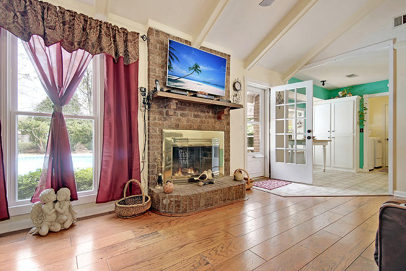 315 Longleaf Road Summerville, SC 29486 - Photo 5 of 29 IMG_3753_IMG_3761-copy