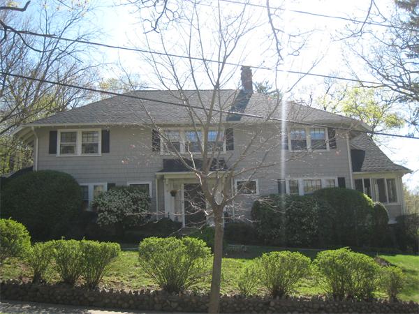 194 Warwick Road Melrose, MA 02176 - Photo 1 of 30 Gallery Image 1