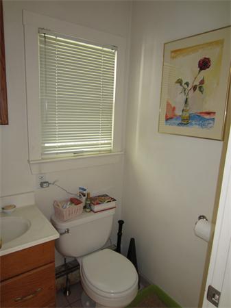 194 Warwick Road Melrose, MA 02176 - Photo 25 of 30 Gallery Image 25