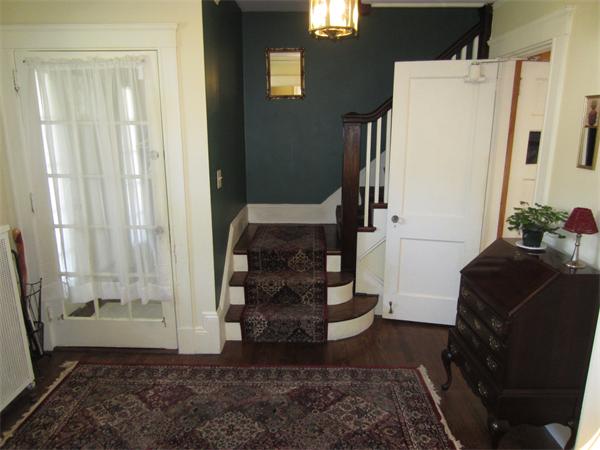 194 Warwick Road Melrose, MA 02176 - Photo 3 of 30 Gallery Image 3