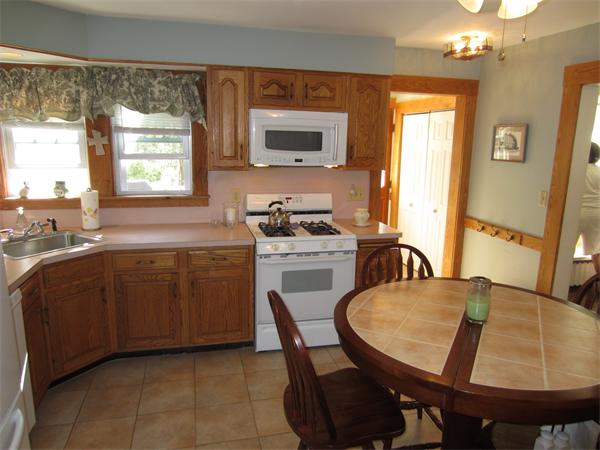 194 Warwick Road Melrose, MA 02176 - Photo 10 of 30 Gallery Image 10