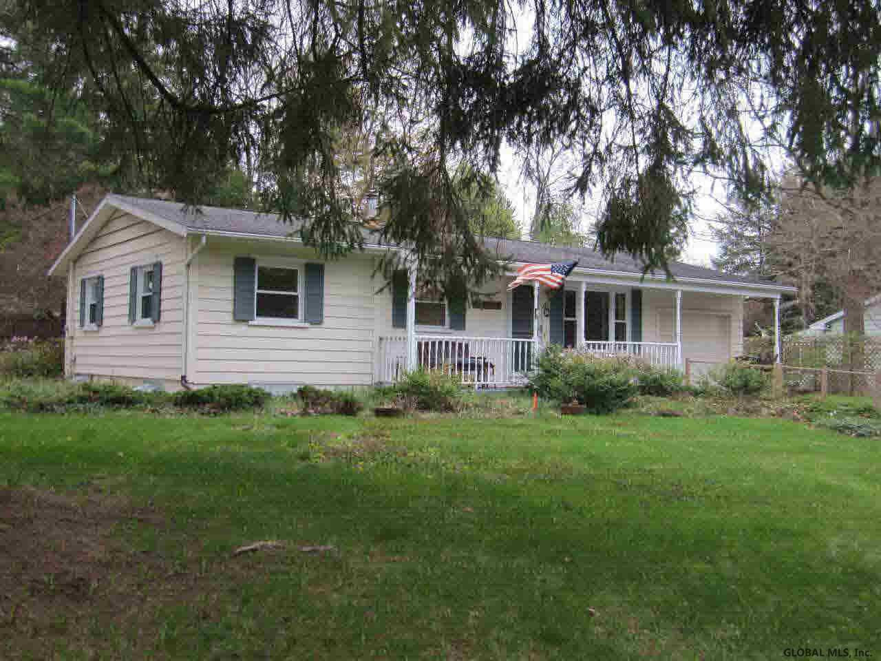 11 Country Colony Road Queensbury, NY 12804 - Photo 3 of 29 Photo 3