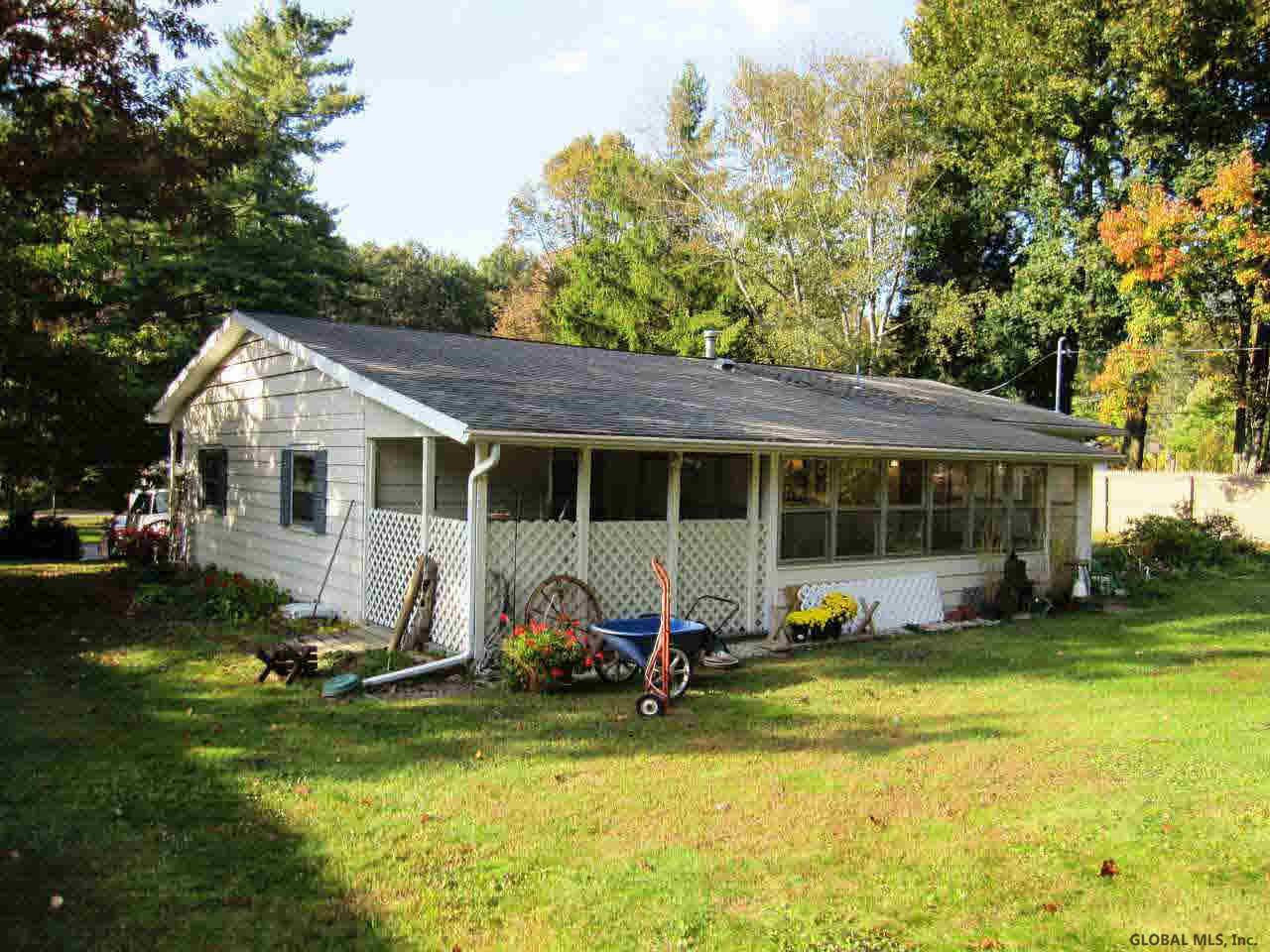 11 Country Colony Road Queensbury, NY 12804 - Photo 4 of 29 Photo 4