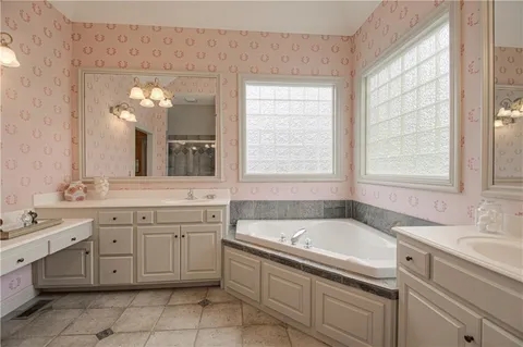 $674,900 | 5402 West 141st Terrace, Leawood, KS 66224