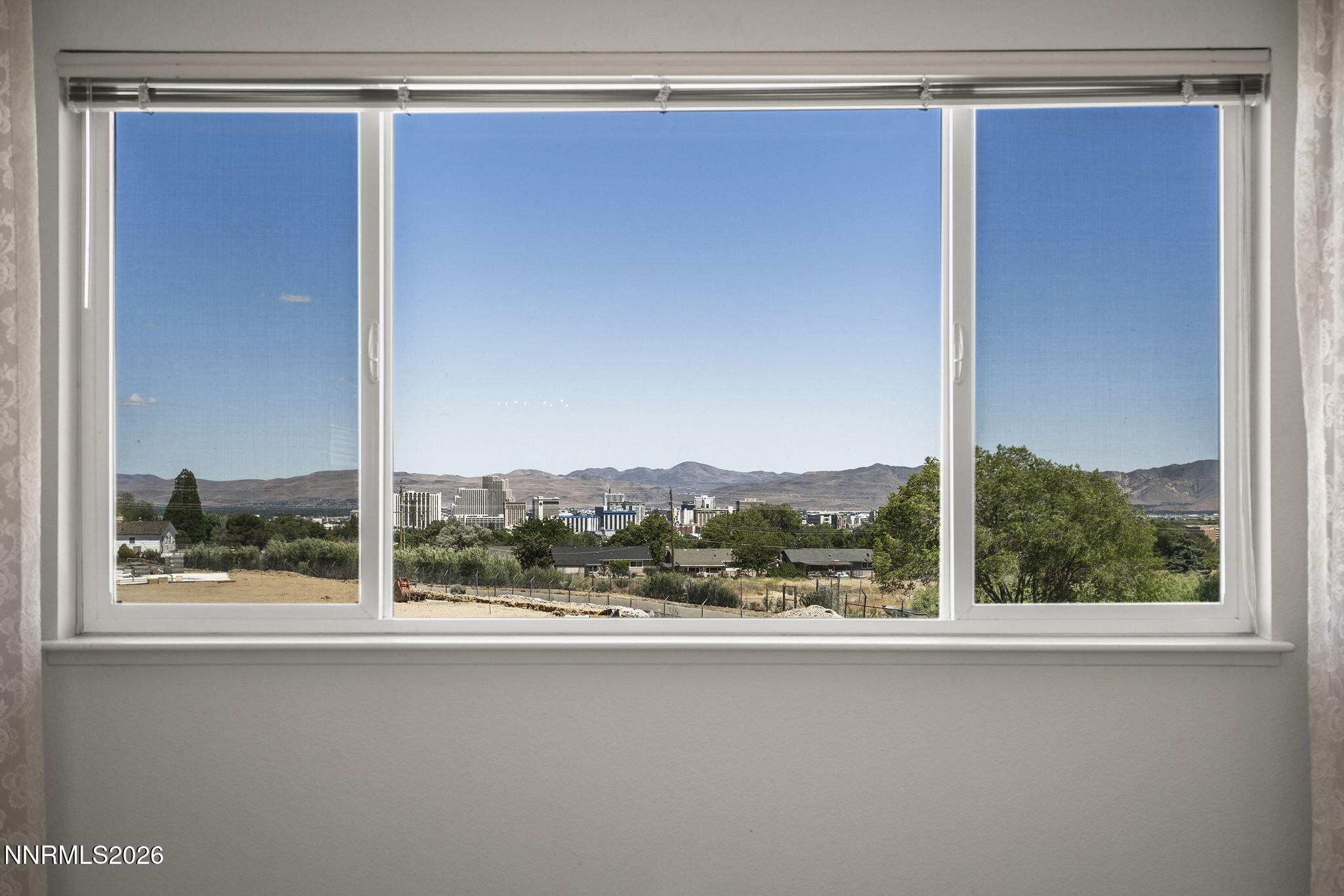 2615 Everett Drive Reno, NV 89503 - Photo 6 of 26 6-web-or-mls-_DSC0397