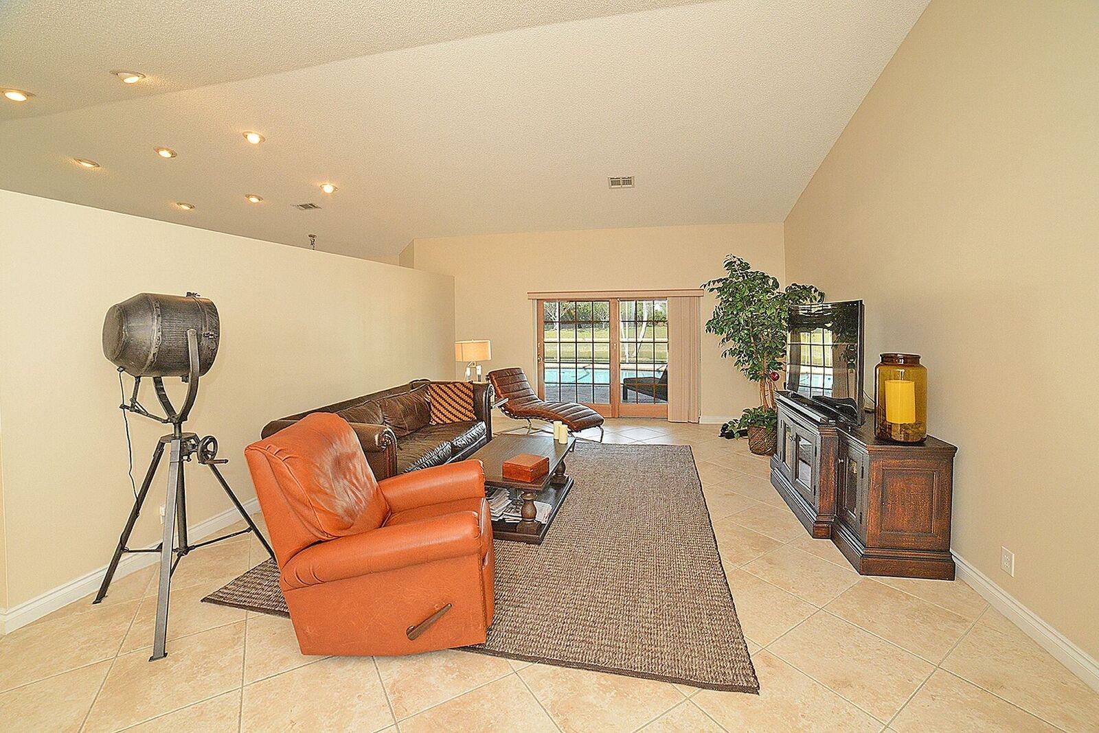 11774 Island Lakes Lane Boca Raton, FL 33498 - Photo 4 of 28 Living Room