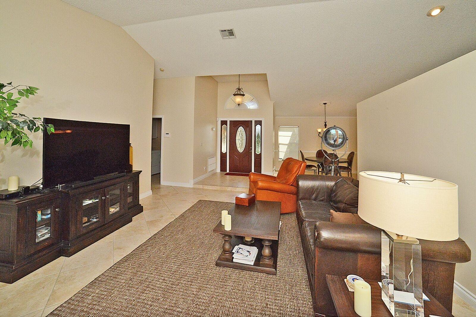 11774 Island Lakes Lane Boca Raton, FL 33498 - Photo 5 of 28 Living Room