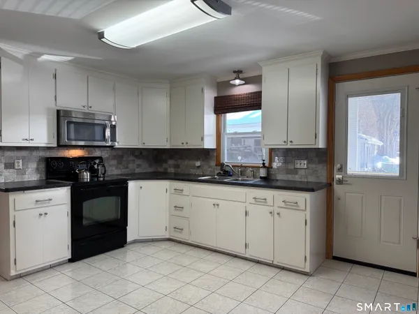 $1,999 | 34 Judd Street, Unit 1, Bristol, CT 06010