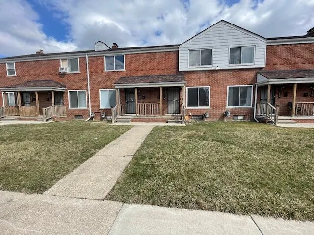 $999 | 3453 Ewald Circle, Detroit, MI 48204