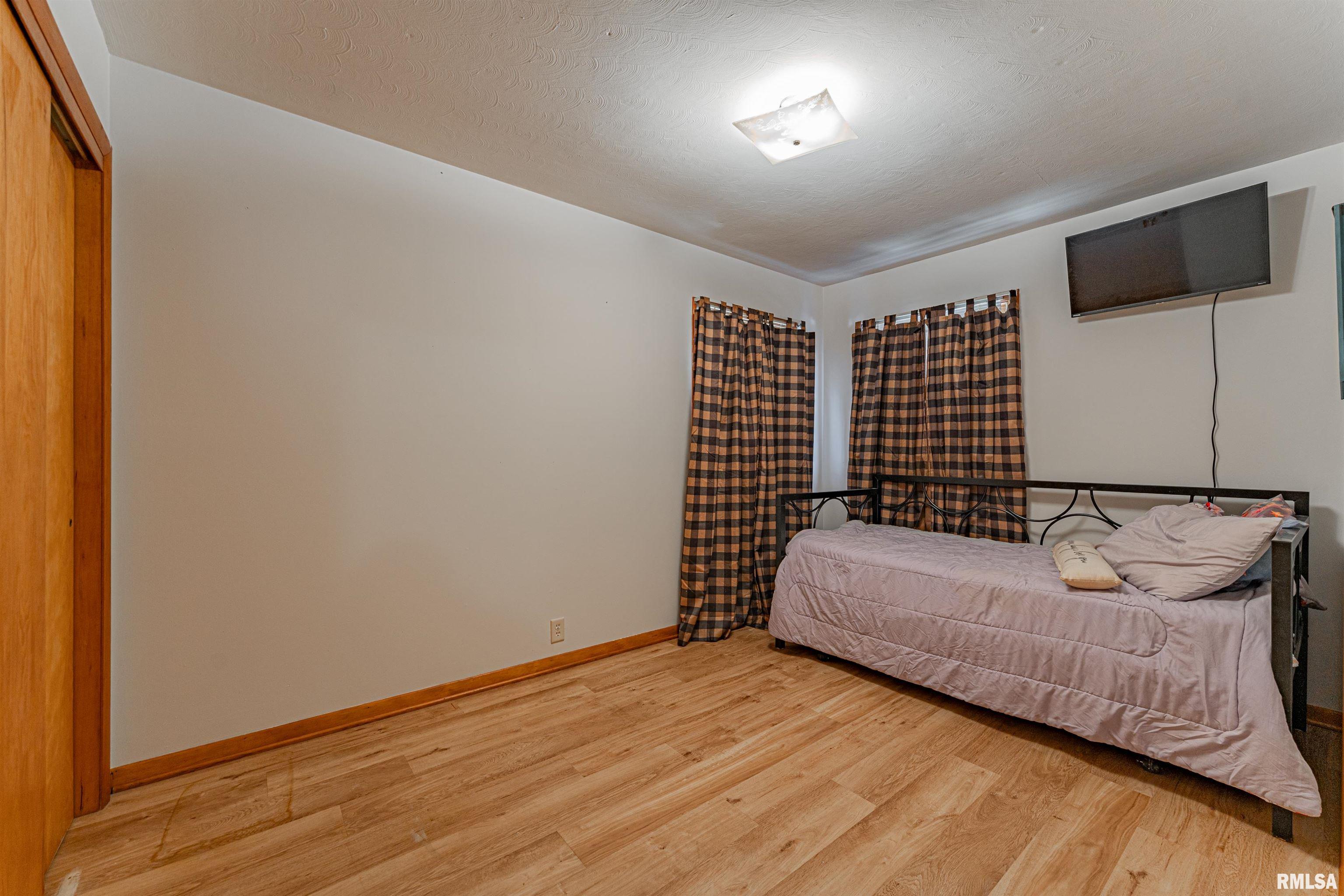 218 18th Street Lincoln, IL 62656 - Photo 17 of 25