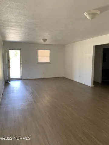 $850 | 21800 Old Wire Road, Unit E, Wagram, NC 28396