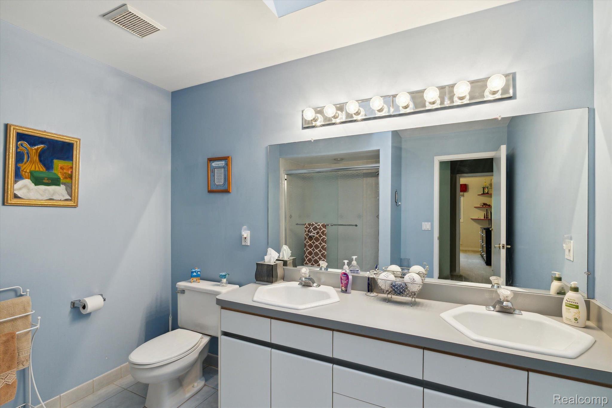 18887 Van Road Livonia, MI 48152 - Photo 33 of 78 Gallery Image 33