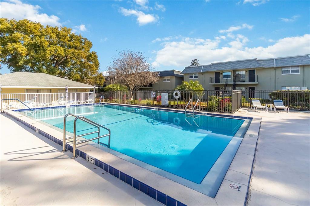 525 South Conway Road, Unit 29 Orlando, FL 32807 - Photo 24 of 29 a view of a chairs and table on the terrace