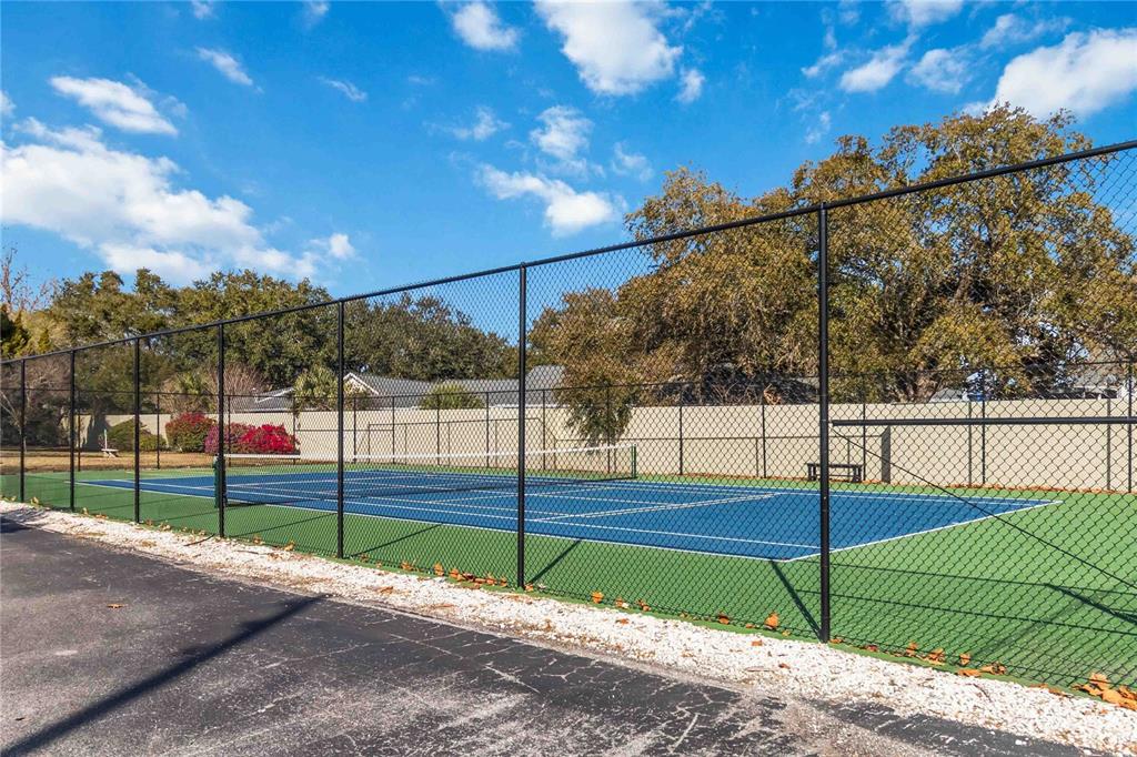 525 South Conway Road, Unit 29 Orlando, FL 32807 - Photo 25 of 29 a view of a park