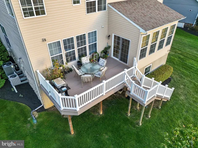 $575,000 | 1404 Crest Way, York, PA 17403