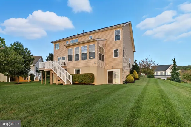$575,000 | 1404 Crest Way, York, PA 17403