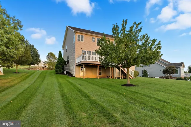 $575,000 | 1404 Crest Way, York, PA 17403