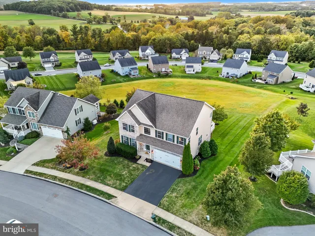 $575,000 | 1404 Crest Way, York, PA 17403