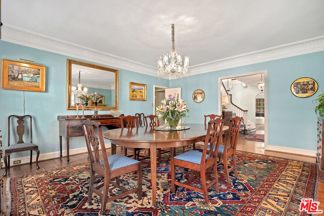 208 South Plymouth Boulevard Los Angeles, CA 90004 - Photo 19 of 44 a view of a dining room with furniture