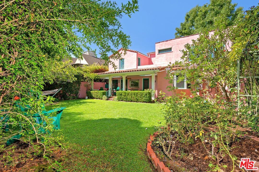 208 South Plymouth Boulevard Los Angeles, CA 90004 - Photo 27 of 44