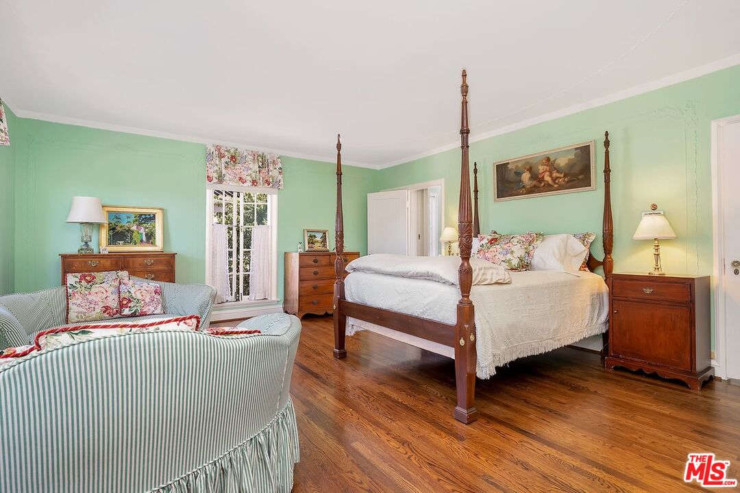 208 South Plymouth Boulevard Los Angeles, CA 90004 - Photo 31 of 44