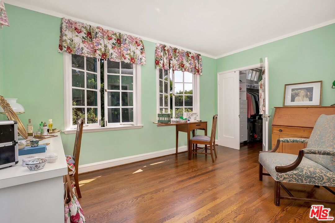 208 South Plymouth Boulevard Los Angeles, CA 90004 - Photo 36 of 44