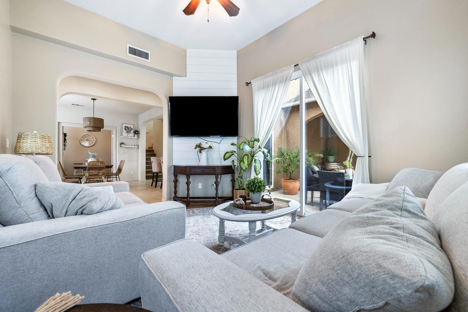 4085 Harlan Ranch Boulevard Clovis, CA 93619 - Photo 11 of 43