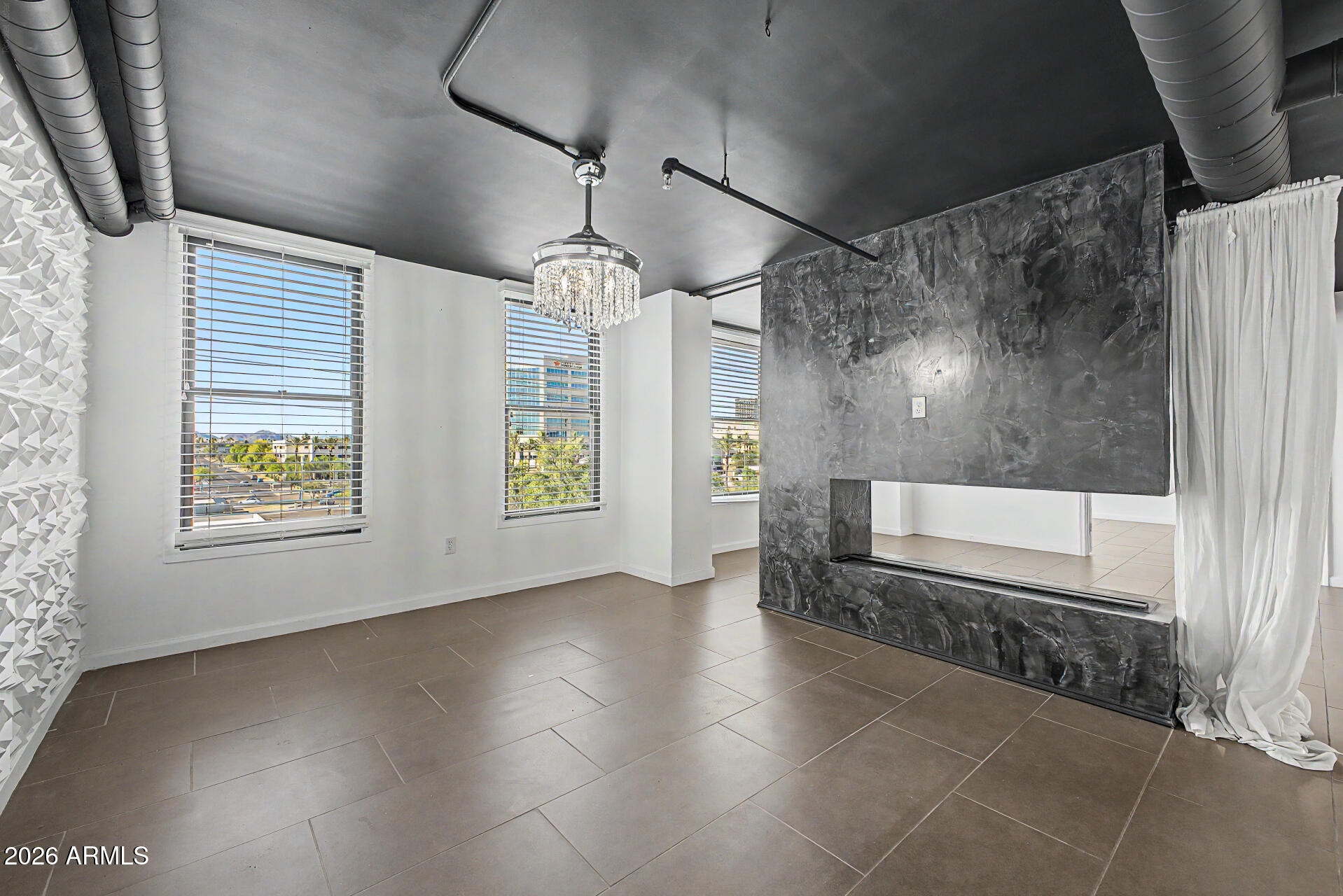 535 West Thomas Road, Unit 513 Phoenix, AZ 85013 - Photo 9 of 33 a view of gallery with window