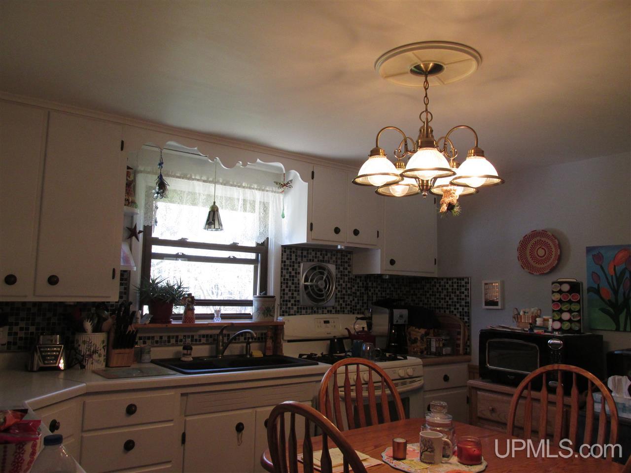 6708 M Road Escanaba, MI 49829 - Photo 2 of 22
