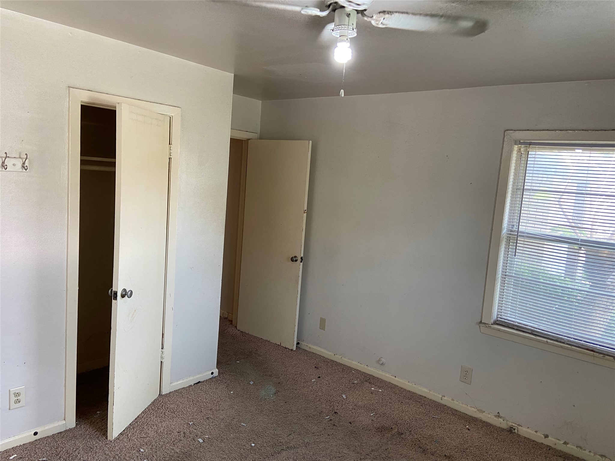 8730 Cowart Street Houston, TX 77029 - Photo 21 of 25 a view of an empty room with a window