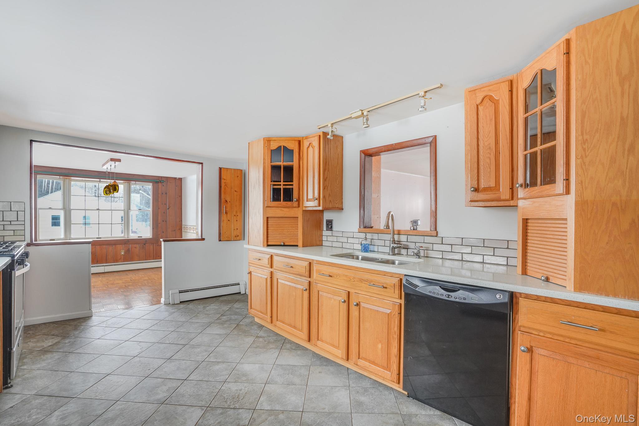 81 Verbank Road Millbrook, NY 12545 - Photo 11 of 19