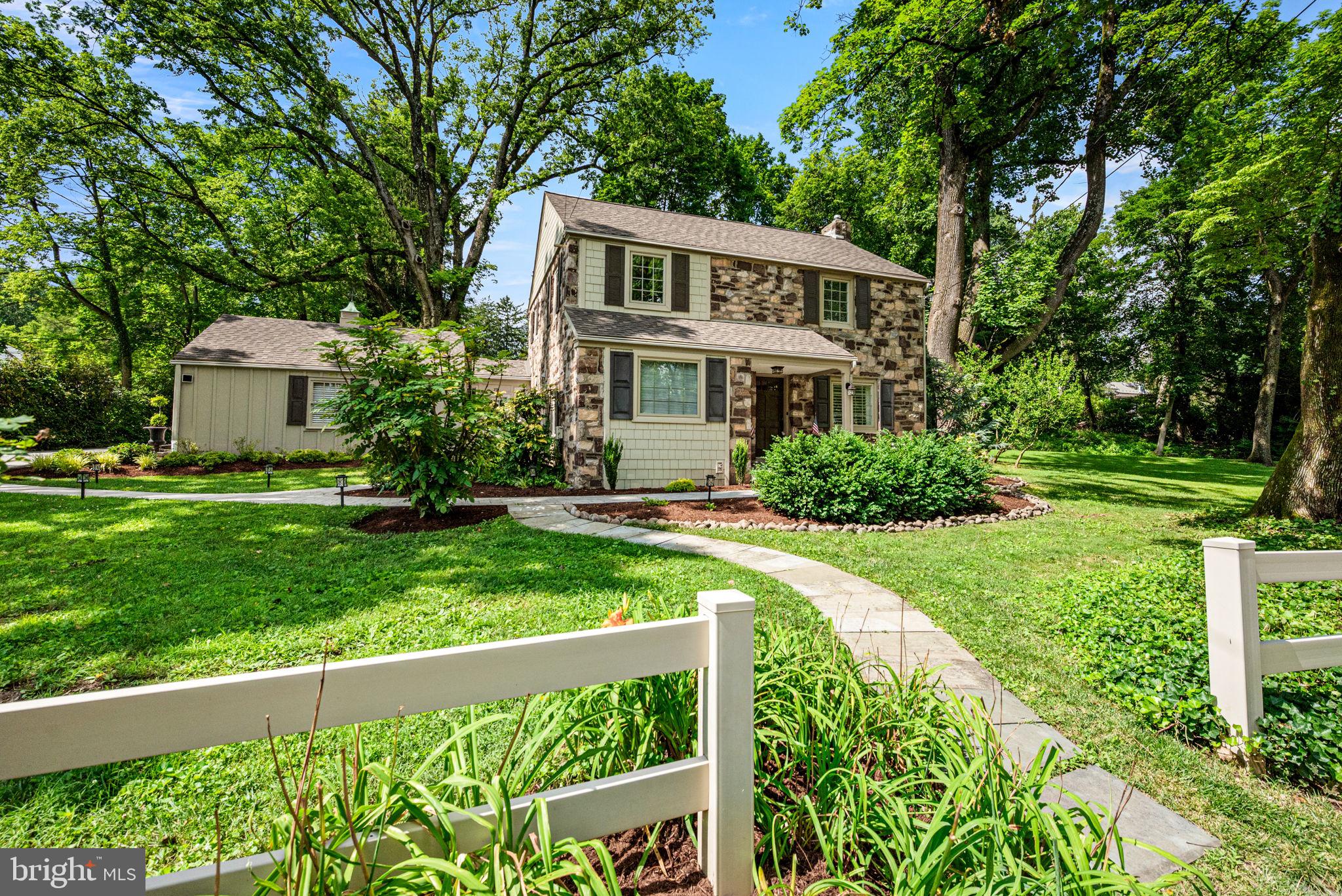 79 Crestline Road Wayne, PA 19087 - Photo 3 of 51 Flagstone path from street
