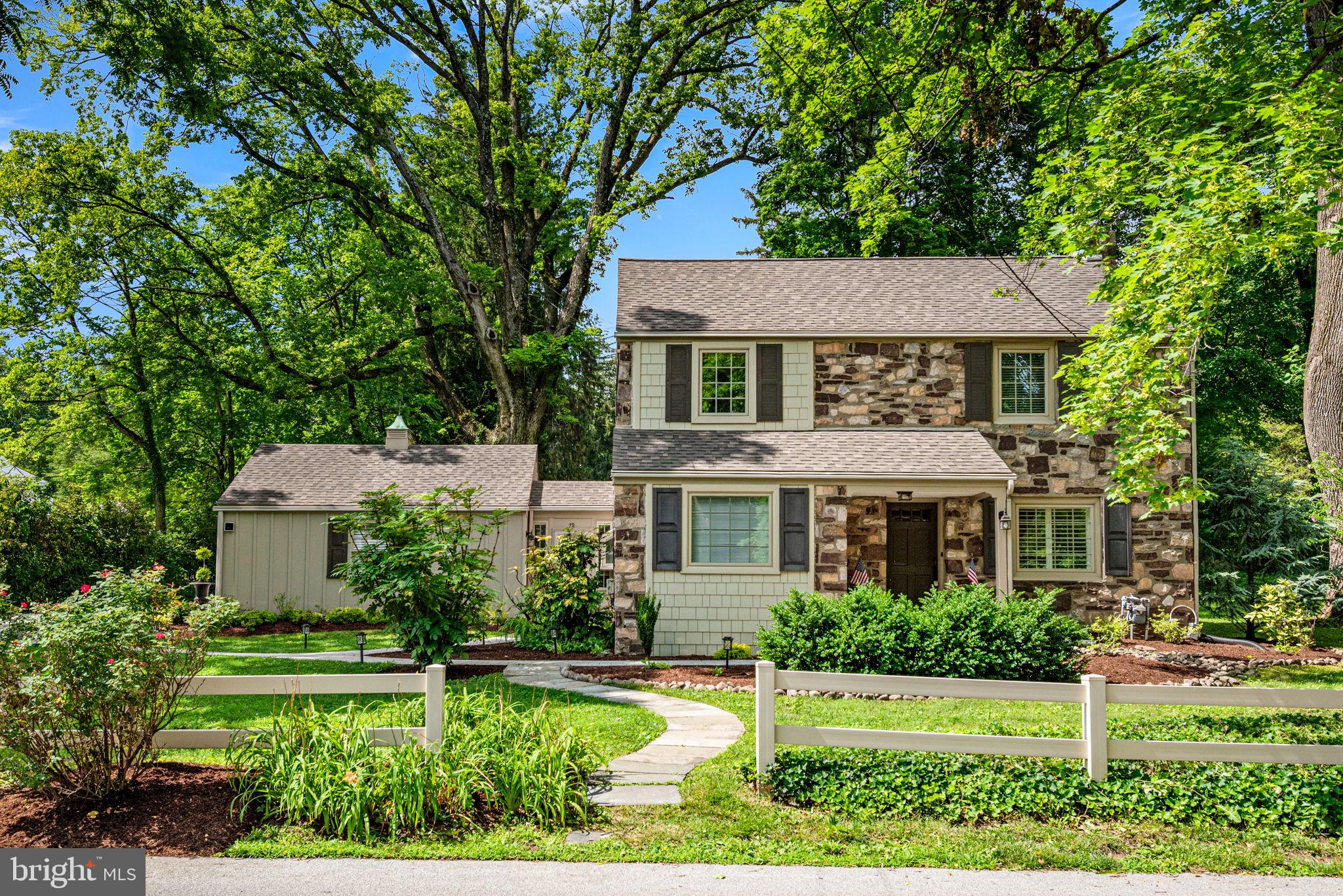 79 Crestline Road Wayne, PA 19087 - Photo 4 of 51 Front entry and family mudroom entry