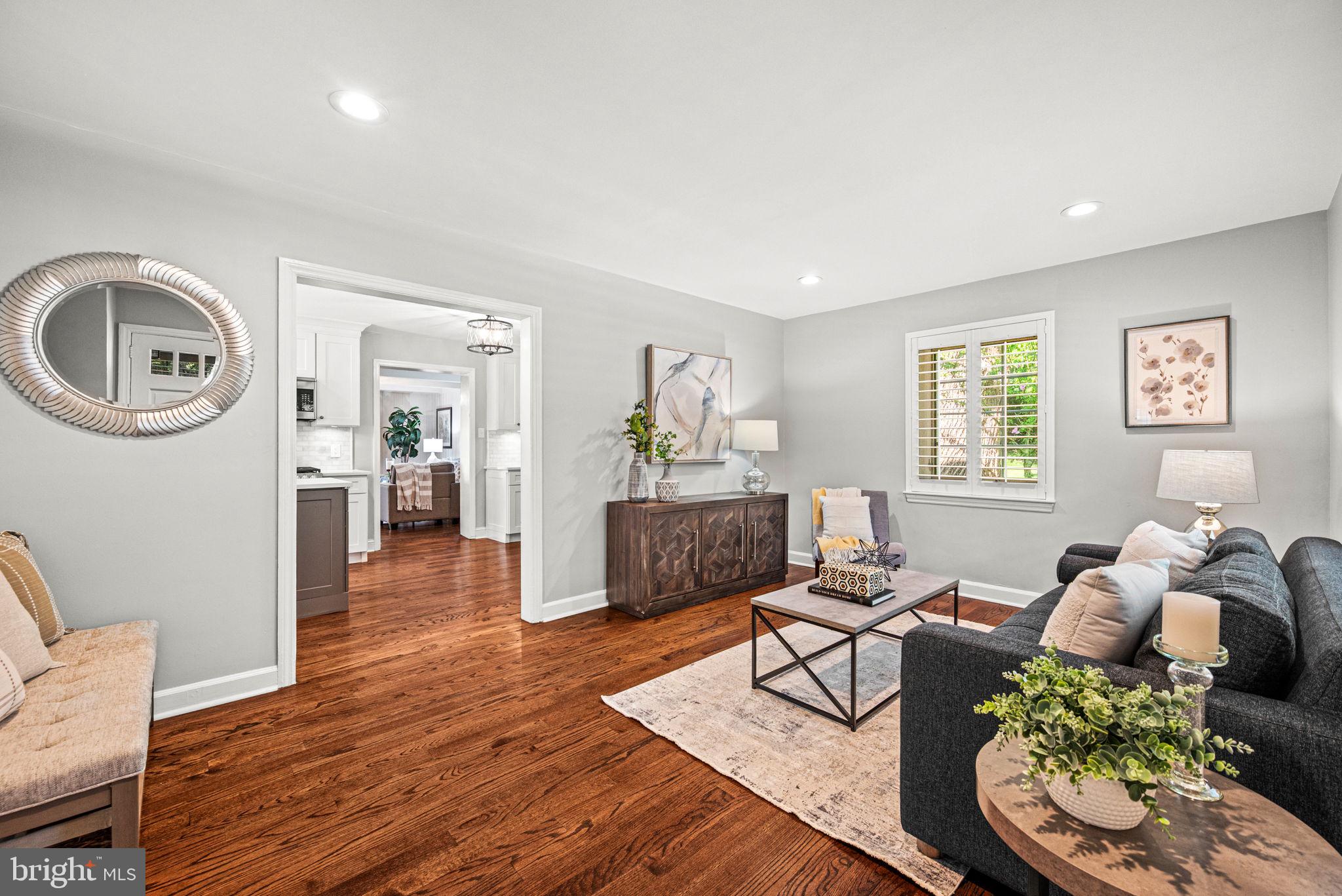 79 Crestline Road Wayne, PA 19087 - Photo 5 of 51 Living room - beautiful hardwood floors