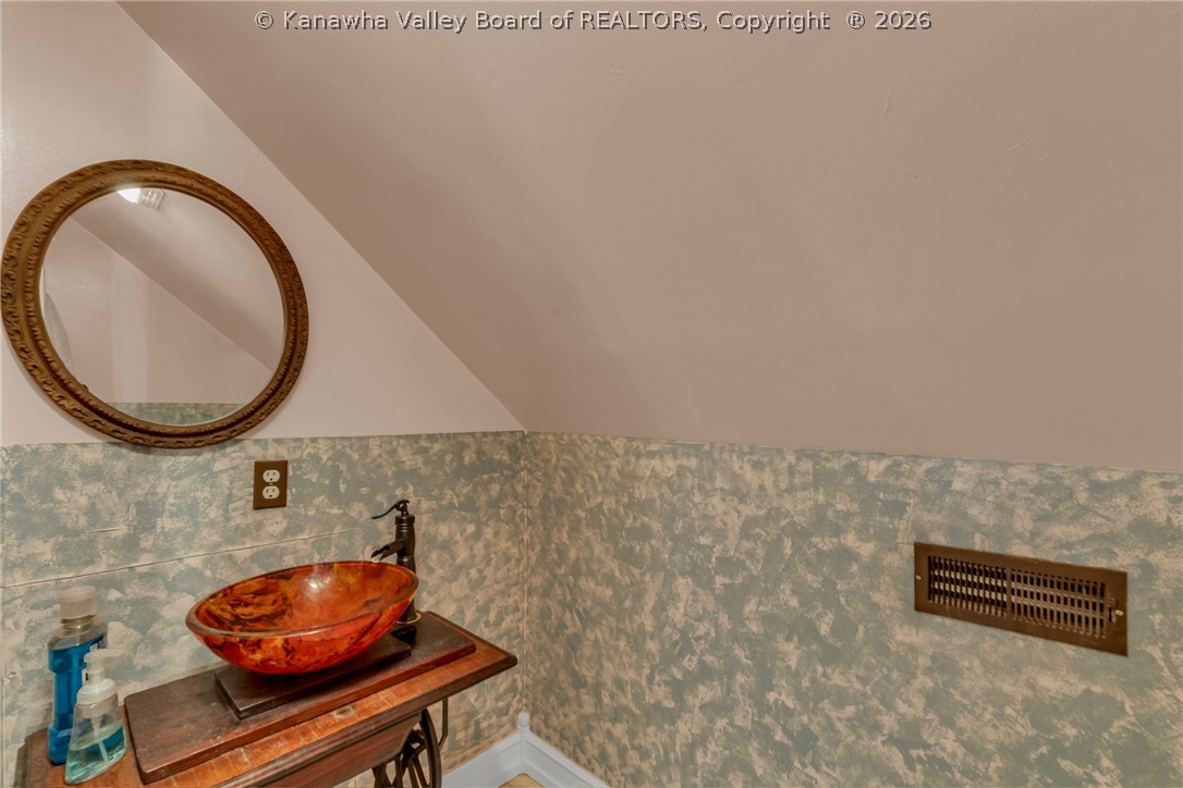 3989 Iva Durst Road Leon, WV 25123 - Photo 17 of 47 Gallery Image 17