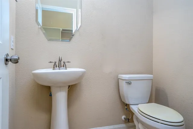 $2,200 | 1906 Howth Avenue, Houston, TX 77051