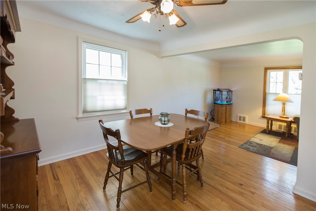 1295 Clearview Road Cleveland, OH 44124 - Photo 12 of 31